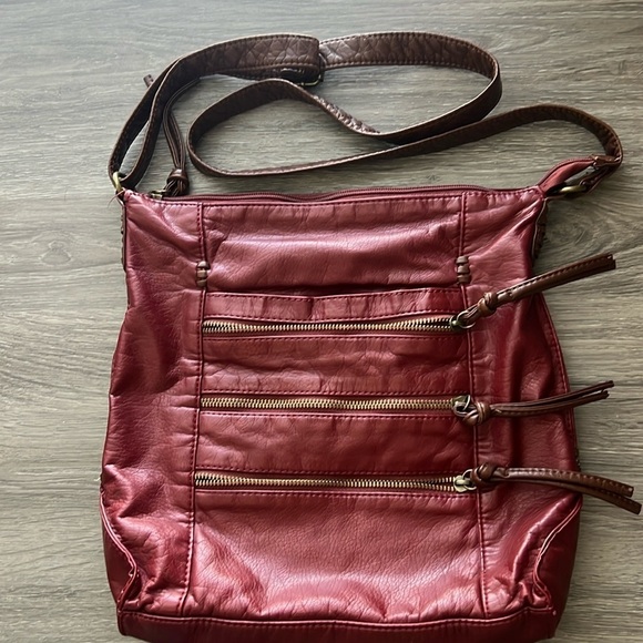 Bueno over the shoulder or cross body bag. Brick red. Lots of pockets. L… - Picture 1 of 8
